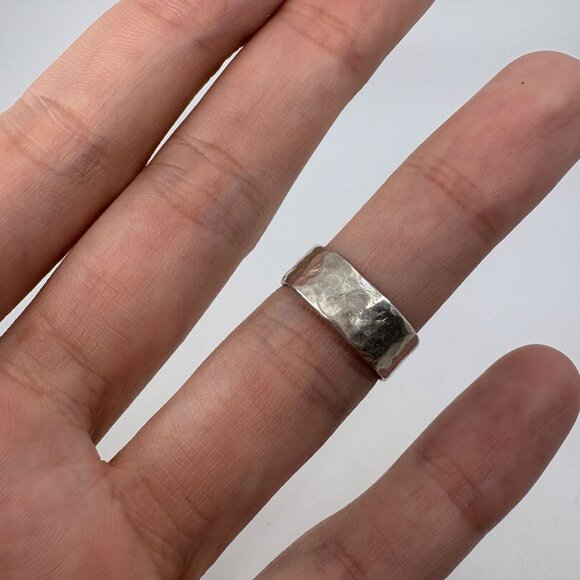 VTG Solid Sterling Silver 925 Hammered Finish Band Ring Size 6 - Picture 5 of 7